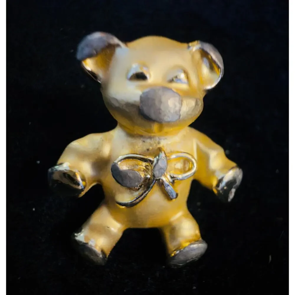 Vintage Cusno Gold-Tone Teddy Bear Lapel Pin Signed Teddy Figural